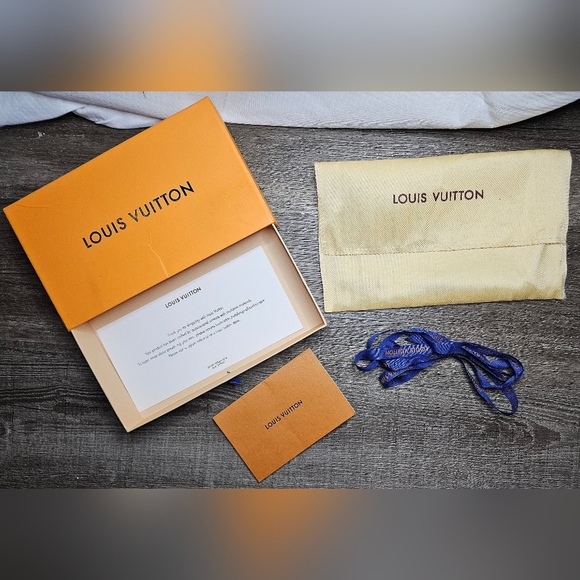 LOUIS VUITTON Pochette Gift Box Silk Dust Bag Card Holder Logo Ribbon Tag M51980 - Picture 2 of 14